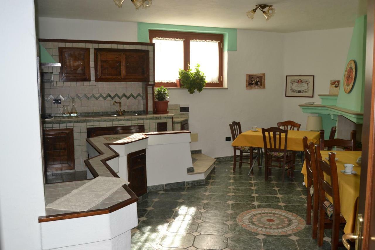 B&B Gennargentu Fonni Bagian luar foto
