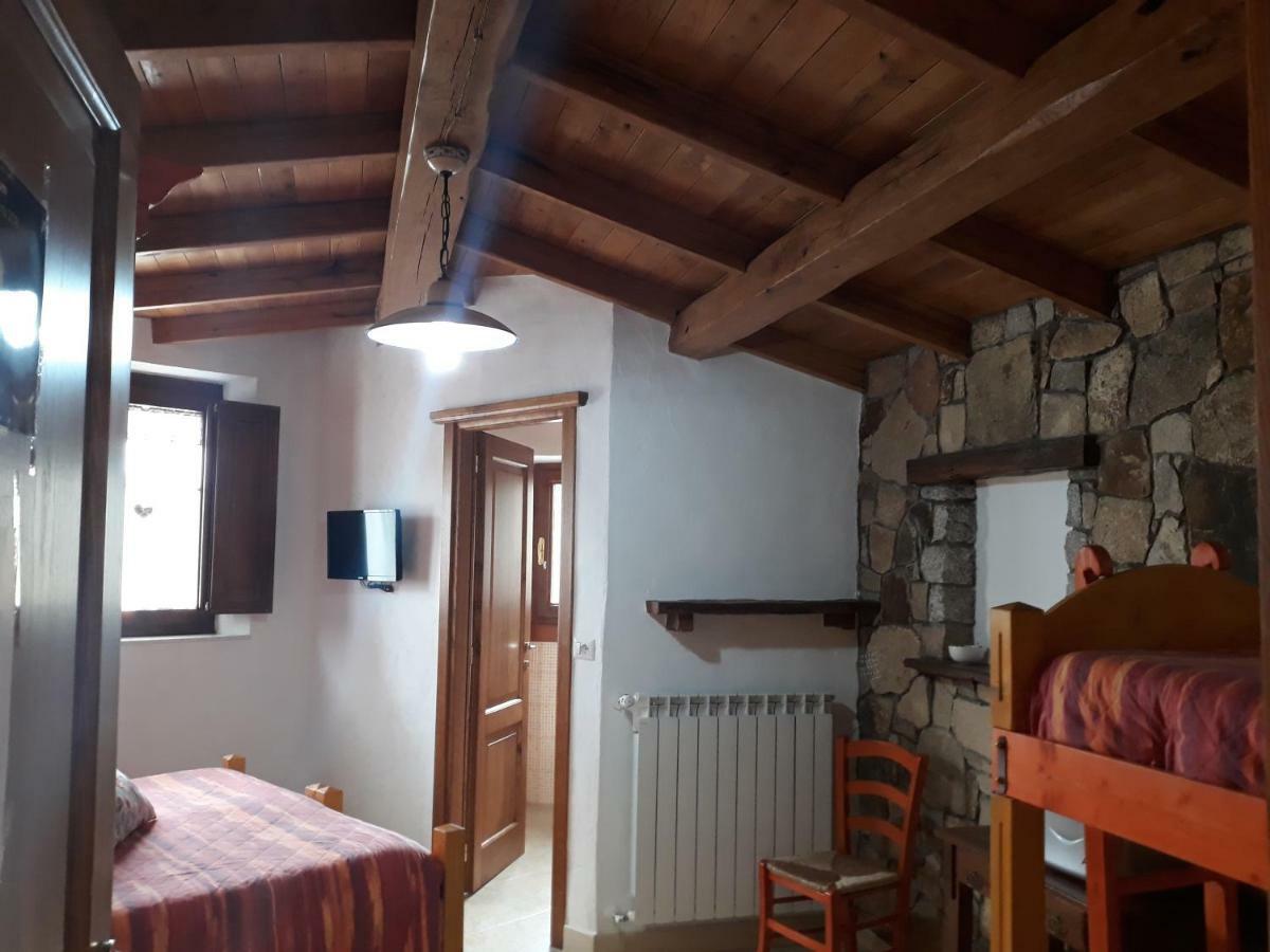 B&B Gennargentu Fonni Bagian luar foto